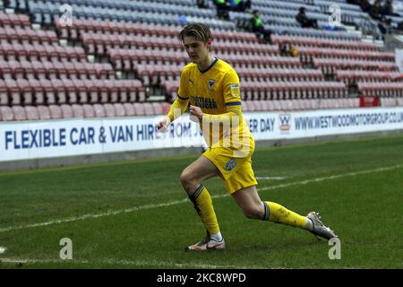 Wimbledons Jack Rudoni festeggia il suo 0-1 durante la partita della Sky Bet League 1 tra Wigan Athletic e AFC Wimbledon al DW Stadium di Wigan sabato 6th febbraio 2021. (Foto di Chris Donnelly/MI News/NurPhoto) Foto Stock