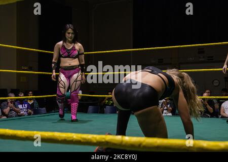 Pro-wrestler, Miyu Yamashita in un combattimento RCW Wrestling, Barcellona, 22.10.2022 Foto Stock