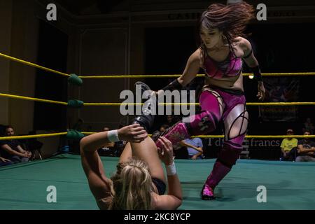 Pro-wrestler, Miyu Yamashita in un combattimento RCW Wrestling, Barcellona, 22.10.2022 Foto Stock