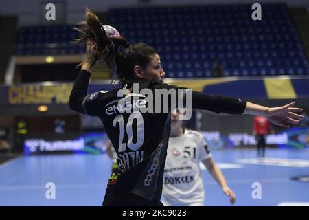 Carmen Martin di CSM Bucarest in azione durante la partita tra CSM Bucarest e il Team Esbjerg il 6 febbraio 2021 a Bucarest, Romania. (Foto di Alex Nicodim/NurPhoto) Foto Stock