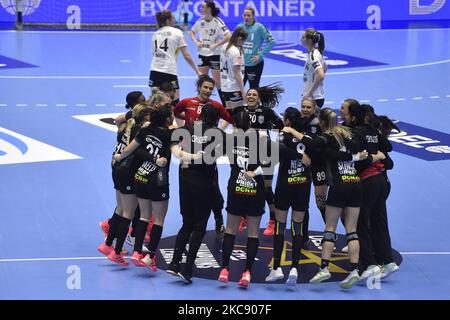 Laura Moisa, Cristina Neagu, Carmen Martin, Jelena Grubisic, crina Pintea, Siraba Dembele, Eizabeth Omoregie, Martine Smets, Andrea Klikovac, crina Pintea di CSM Bucarest in azione durante la partita tra CSM Bucarest e il Team Esbjerg il 6 febbraio 2021 a Bucarest, Romania. (Foto di Alex Nicodim/NurPhoto) Foto Stock