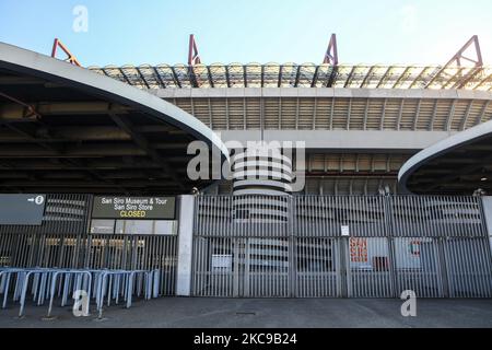 Vista generale dello Stadio Giuseppe Meazza - San Siro - attualmente chiuso al pubblico e ai tifosi a causa dell'emergenza Coronavirus a Milano, il 15 2021 febbraio (Foto di Mairo Cinquetti/NurPhoto) Foto Stock