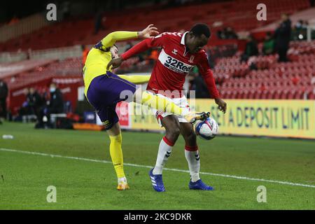 Marc Bola di Middlesbrough in azione con il Pipa di Huddersfield Town durante la partita di campionato Sky Bet tra Middlesbrough e Huddersfield Town al Riverside Stadium, Middlesbrough martedì 16th febbraio 2021. (Foto di Mark Fletcher/MI News/NurPhoto) Foto Stock