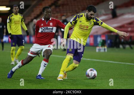 Marc Bola di Middlesbrough in azione con il Pipa di Huddersfield Town durante la partita di campionato Sky Bet tra Middlesbrough e Huddersfield Town al Riverside Stadium, Middlesbrough martedì 16th febbraio 2021. (Foto di Mark Fletcher/MI News/NurPhoto) Foto Stock