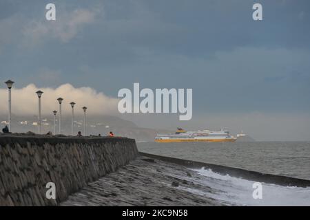 Corsica Ferries - Sardinia Ferries traghetto visto dal Molo Est a Dun Laoghaire durante il livello 5 Covid-19 Lockdown. Sabato 20 febbraio 2021, a Dún Laoghaire, Dublino, Irlanda. (Foto di Artur Widak/NurPhoto) Foto Stock