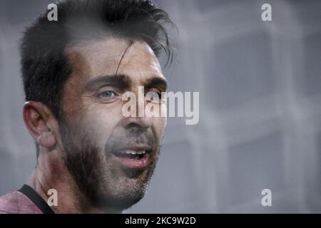 Il portiere della Juventus Gianluigi Buffon (77) guarda durante la Serie A una partita di calcio n.23 JUVENTUS - CROTONE il 22 febbraio 2021 allo Stadio Allianz di Torino, Piemonte, Italia. Risultato finale: Juventus-Crotone 3-0. (Foto di Matteo Bottanelli/NurPhoto) Foto Stock