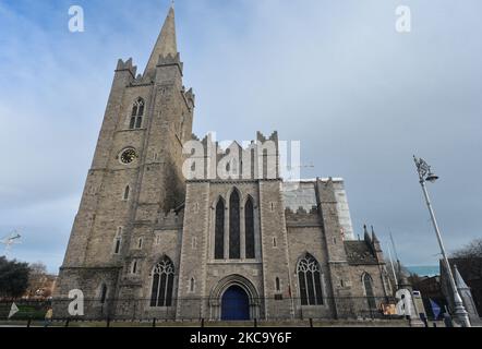 La facciata della Cattedrale di San Patrizio a Dublino vista durante il blocco del livello 5 Covid-19. Mercoledì 24 febbraio 2021 a Dublino, Irlanda. (Foto di Artur Widak/NurPhoto) Foto Stock