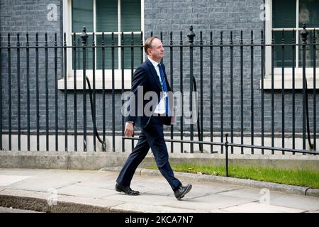Direttore generale del Servizio sanitario Nazionale (NHS) in Inghilterra Sir Simon Stevens lascia 10 Downing Street a Londra, Inghilterra, il 2 marzo 2021. (Foto di David Cliff/NurPhoto) Foto Stock