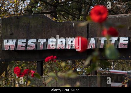 Danzica, Polonia. 4th novembre 2022. I funerali di stato dei nove soldati e del loro comandante, il maggiore Henryk Sucharski, difensori occidentali della seconda guerra mondiale che pensarono contro l'invasione tedesca nazista della Polonia nel settembre 1939. Resti di nove soldati sono stati scoperti dagli archeologi in 2019© Wojciech Strozyk / Alamy Live News Foto Stock