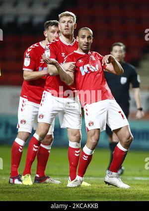 Jayden Stockley di L-R Charlton Athletic (in prestito da Preston North End) e Darren Pratley di Charlton Athletic durante la Sky Bet League One tra Charlton Athletic e Northampton Town at the Valley, Woolwich il 9th marzo 2021 (Photo by Action Foto Sport/NurPhoto) Foto Stock