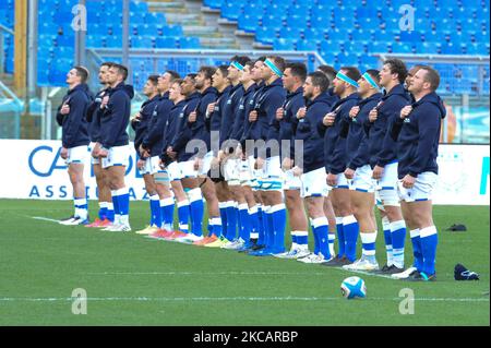 La squadra italiana durante gli inni nazionali prima della partita del Guinness Six Nations Rugby Championship 2021 tra Italia e Galles allo Stadio Olimpico (Stadio Olimpico) di Roma, il 13 marzo 2021. La partita si gioca a porte chiuse a causa di Covid19 pandemie. (Foto di Lorenzo di Cola/NurPhoto) Foto Stock