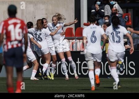 Sofia Jakobsson del Real Madrid festeggia dopo aver segnato il suo primo gol durante la partita Primera Iberdrola tra Club Atletico de Madrid Femenino e Real Madrid Femenino al Wanda Sport Centre il 14 marzo 2021 a Madrid, Spagna. (Foto di Jose Breton/Pics Action/NurPhoto) Foto Stock