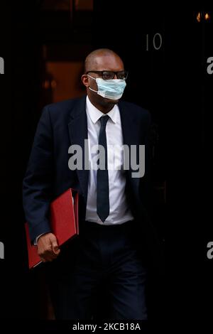 Il Segretario di Stato per le imprese, l'energia e la strategia industriale Kwasi Kwarteng, deputato del Partito conservatore per Spelthorne, lascia 10 Downing Street a Londra, Inghilterra, il 16 marzo 2021. (Foto di David Cliff/NurPhoto) Foto Stock