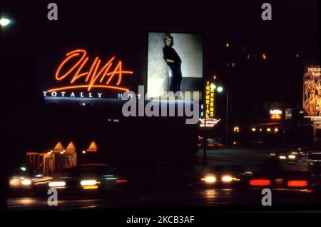 Billboard per Olivia Newton John a nighto n the Sunset Strip a Los Angeles, CA, 1979 Foto Stock