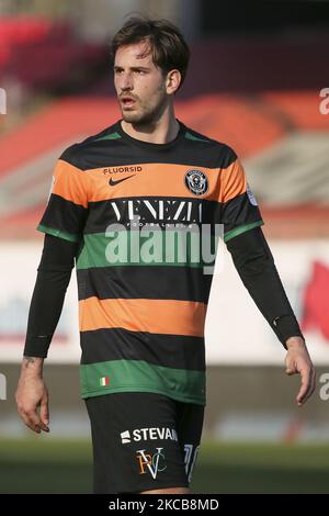 Mattia Aramu del Venezia FC guarda in occasione della partita di Serie B tra AC Monza e Venezia FC allo Stadio Brianteo il 20 marzo 2021 a Monza. (Foto di Giuseppe Cottini/NurPhoto) Foto Stock