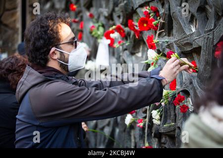 Commemorazione delle vittime del massacro di fosse Ardeatino, uccisione di massa di 335 civili e prigionieri politici condotta a Roma il 24 marzo 1944 dalle truppe di occupazione tedesche a Roma il 24 marzo 2021. (Foto di Sirio Tesitore/NurPhoto) Foto Stock