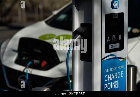 Punto di carica del veicolo elettrico ESB visto nel centro di Dublino durante il blocco COVID-19 di livello 5. Lunedì 29 marzo 2021 a Dublino, Irlanda. (Foto di Artur Widak/NurPhoto) Foto Stock