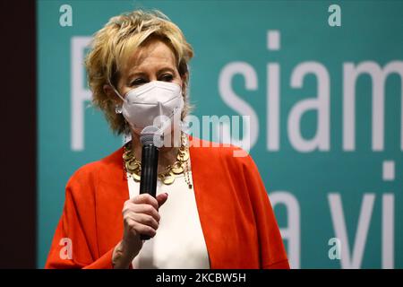 Conferenza stampa della Regione Lombardia per la visita di Francesco Paolo Figliuolo, Commissario Speciale per l'attuazione e il coordinamento delle misure necessarie per il contenimento e il contrasto dell'emergenza epidemiologica COVID-19 nel centro di vaccinazione di Fiera Milano il 31 marzo 2021 a Milano. (Foto di Mairo Cinquetti/NurPhoto) Foto Stock