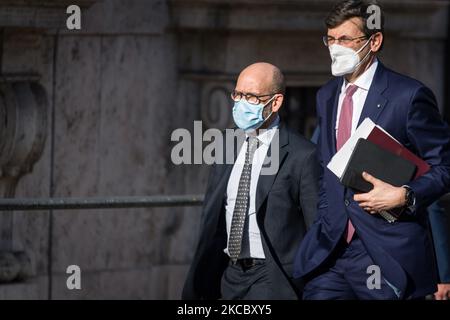 Palazzo Chigi, arriva al Consiglio dei Ministri, Ministro Vittorio Colao per l'innovazione tecnologica e la transizione digitale nel Governo Draghi il 31 marzo 2021 a Roma. (Foto di Andrea Ronchini/NurPhoto) Foto Stock