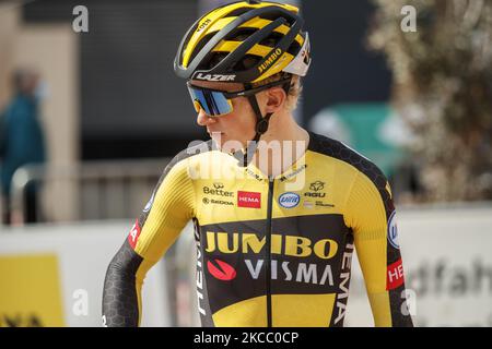 15 Koen Bouwman dall'Olanda del Team Jumbo - ritratto di Visma, durante il 100th volta ciclista a Catalunya 2021, tappa 1 da Calella a Calella. Il 22 marzo 2021 a Calella, Spagna. (Foto di Xavier Bonilla/NurPhoto) Foto Stock