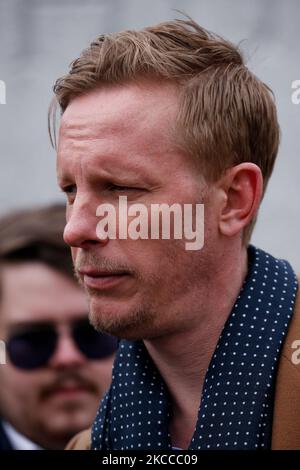 Il leader del Partito di recupero e il candidato sindaco di Londra Laurence Fox presenta il suo manifesto elettorale alla statua di Winston Churchill in Parliament Square a Londra, Inghilterra, il 7 aprile 2021. Il sindaco di Londra sarà votato il mese prossimo, il 6 maggio, in concomitanza con le elezioni per l'Assemblea di Londra e altre elezioni locali in tutta l'Inghilterra, rinviate dal 2020 a causa della pandemia di coronavirus. Il sindaco in carica Sadiq Khan del partito laburista corre per un secondo mandato, con il suo principale rivale il candidato del partito conservatore Shaun Bailey. (Foto di David Cliff/NurPhoto) Foto Stock