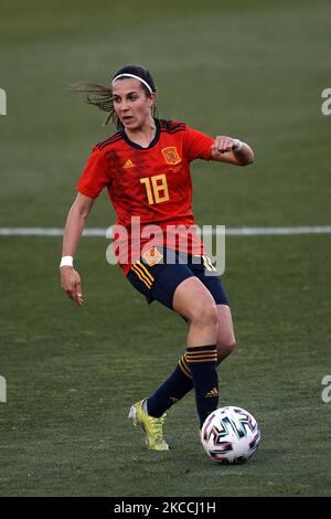 Marta Cardona (Real Madrid) di Spagna controlla la palla durante il Women's International friendly Match tra Spagna e Paesi Bassi il 09 aprile 2021 a Marbella, Spagna. Gli stadi sportivi in Spagna restano soggetti a rigorose restrizioni a causa del Coronavirus Pandemic, in quanto le leggi di allontanamento sociale del governo vietano ai fan all'interno dei locali, con conseguente gioco a porte chiuse. (Foto di Jose Breton/Pics Action/NurPhoto) Foto Stock