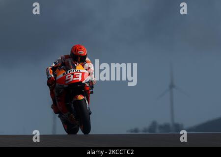 Marc Marquez (93) di Spagna e Repsol Honda Team durante il Grande Premio 888 de Portugal all'Autodromo Internacional do Algarve il 16 aprile 2021 a Portimao, Portogallo. (Foto di Jose Breton/Pics Action/NurPhoto) Foto Stock