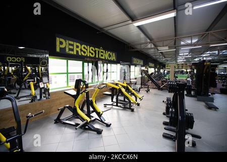 Una vista generale della palestra, il 17 aprile 2021, a Lisbona, Portogallo. Le palestre senza classi di gruppo possono operare, corrispondono alla seconda fase di deflazione secondo il governo del Portogallo. (Foto di Nuno Cruz/NurPhoto) Foto Stock