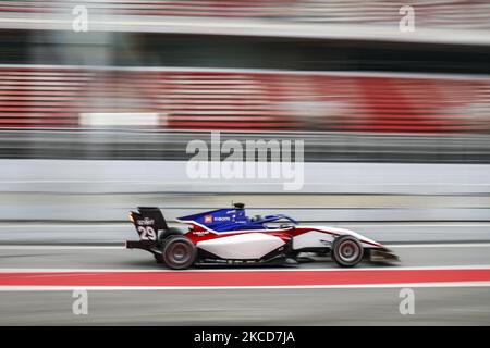 29 Logan Sargeant dagli Stati Uniti d'America di Charouz Racing System, azione durante il giorno due dei test di Formula 3 sul circuito di Barcellona - Catalunya il 21 aprile 2021 a Montmelo, Spagna. (Foto di Xavier Bonilla/NurPhoto) Foto Stock