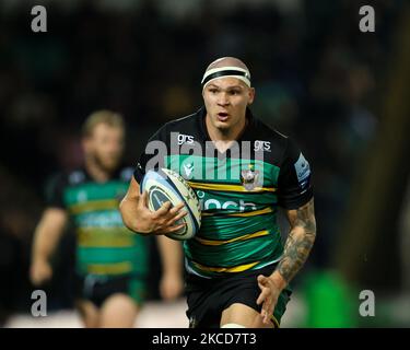 Aaron Hinkley of Northampton Saints durante il Gallagher Premiership Match Northampton Saints vs Exeter Chiefs al Cinch Stadium at Franklin's Gardens, Northampton, Regno Unito, 4th novembre 2022 (Photo by Nick Browning/News Images) Foto Stock