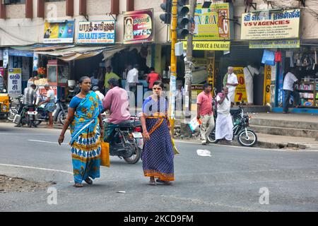 Strada trafficata in Madurai, Tamil Nadu, India. (Foto di Creative Touch Imaging Ltd./NurPhoto) Foto Stock