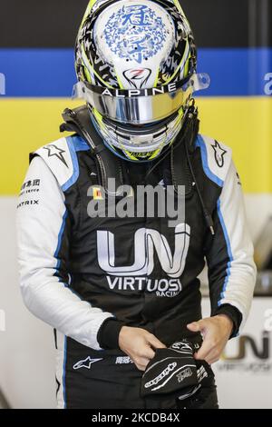 Guanyu Zhou dalla Cina di UNI - Virtuosi Racing, ritratto durante il giorno due della FIA di Formula 2 Test sul circuito di Barcellona - Catalunya il 24 aprile 2021 a Montmelo, Spagna. (Foto di Xavier Bonilla/NurPhoto) Foto Stock