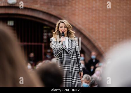 Yolanda Díaz, terzo Vice Presidente e Ministro del lavoro e dell'Economia sociale del governo spagnolo nell'atto elettorale di Unidas Podemos per le elezioni di Madrid del 4 maggio nella Plaza Roja di Vallecas, Madrid, Spagna, 30 aprile 2021. (Foto di Jon Imanol Reino/NurPhoto) Foto Stock