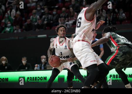 Dee Bost (L) di AS Monaco in azione durante la finale DI pallacanestro EUROCUP 7days partita 2 tra UNICS Kazan e AS Monaco a Kazan, Russia il 30 aprile 2021. (Foto di Alexey Nasyrov/NurPhoto) Foto Stock