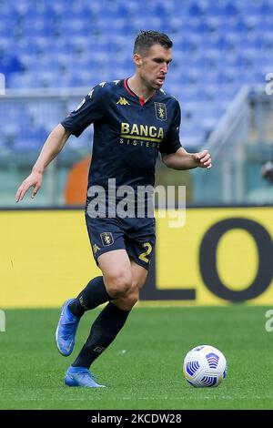 Kevin Strootman di Genova CFC durante la Serie A match tra SS Lazio e Genova CFC allo Stadio Olimpico di Roma il 2 maggio 2021. (Foto di Giuseppe Maffia/NurPhoto) Foto Stock