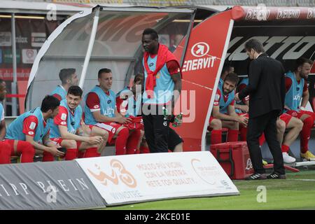 Mario Balotelli dell'AC Monza durante l'incontro di Serie B tra l'AC Monza e l'US Lecce allo Stadio Brianteo il 04 maggio 2021 a Monza (Foto di Mairo Cinquetti/NurPhoto) Foto Stock