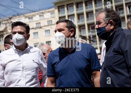 Il presidente di SYRIZA, Alexis Tsipras partecipa alla manifestazione per il 1st maggio ad Atene, in Grecia, il 6 maggio 2021. (Foto di Nikolas Kokovlis/NurPhoto) Foto Stock