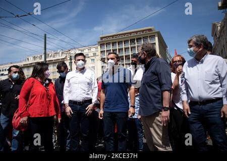 Il presidente di SYRIZA, Alexis Tsipras partecipa alla manifestazione per il 1st maggio ad Atene, in Grecia, il 6 maggio 2021. (Foto di Nikolas Kokovlis/NurPhoto) Foto Stock