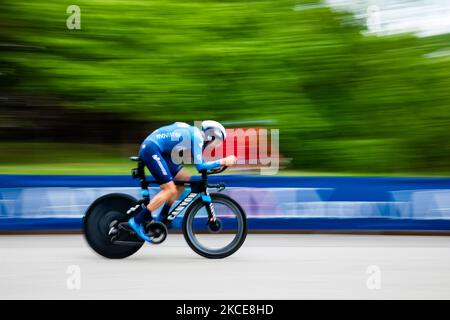 VILLELLA Davide (ITA) del TEAM MOVISTAR durante il 104th giro d'Italia 2021, Stage 1 una fase individuale di cronometro 8,6km da Torino a Torino il 8 maggio 2021 a Torino. (Foto di Mauro Ujetto/NurPhoto) Foto Stock