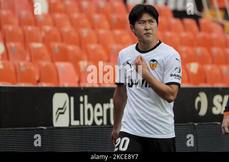 Lee Kang-in di Valencia CF durante la partita spagnola la Liga tra Valencia CF e Valladolid CF allo stadio Mestalla il 9 maggio 2021 a Valencia, Spagna. (Foto di Jose Miguel Fernandez/NurPhoto) Foto Stock