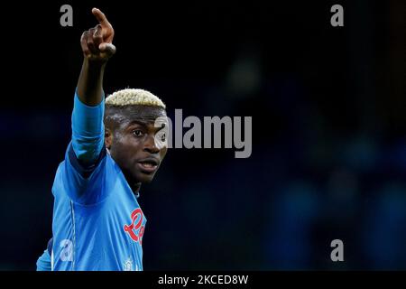 Victor Osimhen della SSC Napoli gesta durante la Serie Un incontro tra Napoli e Udinese allo Stadio Diego Armando Maradona, Napoli, Italia il 11 maggio 2021. (Foto di Giuseppe Maffia/NurPhoto) Foto Stock