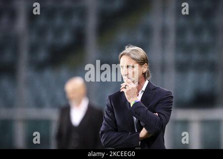 L'allenatore di Torino Davide Nicola guarda durante la Serie A Football Match n.36 TORINO - MILANO il 12 maggio 2021 allo Stadio Olimpico Grande Torino di Torino, Piemonte, Italia. Risultato finale: Torino-Milano 0-7. Gli stadi sportivi in tutta Italia restano soggetti a rigorose restrizioni a causa del Coronavirus Pandemic, in quanto le leggi governative di allontanamento sociale vietano ai fan di entrare nei locali, con conseguente gioco a porte chiuse. (Foto di Matteo Bottanelli/NurPhoto) Foto Stock