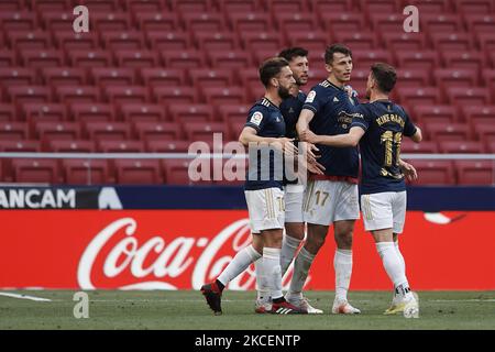 Ante Budimir di Osasuna festeggia dopo aver segnato il suo primo gol durante la partita la Liga Santander tra Atletico de Madrid e c.a. Osasuna all'Estadio Wanda Metropolitano il 16 maggio 2021 a Madrid, Spagna. Gli stadi sportivi in Spagna restano soggetti a rigorose restrizioni a causa del Coronavirus Pandemic, in quanto le leggi di allontanamento sociale del governo vietano ai fan all'interno dei locali, con conseguente gioco a porte chiuse. (Foto di Jose Breton/Pics Action/NurPhoto) Foto Stock