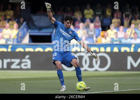 Yassine Bounou, Bono del Sevilla FC durante la partita spagnola la Liga tra Villarreal cf e Sevilla FC allo stadio la Ceramica il 17 maggio 2021. (Foto di Jose Miguel Fernandez/NurPhoto) Foto Stock