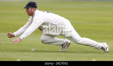 Simon Harmer dell'Essex durante il LV Insurance County Championship Group 1 giorno uno dei quattro tra l'Essex CCC e il Warwickshire CCC presso il Cloudfm County Ground il 20th maggio 2021 a Chelmsford, Inghilterra (Photo by Action Foto Sport/NurPhoto) Foto Stock