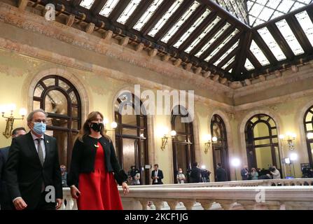 L'ex presidente della Generalitat, Quim Torra, e il presidente del Parlamento, Laura Borras, durante l'investitura completa di Pere Aragones nel Parlamento della Catalogna, a Barcellona, in Spagna, il 21th maggio 2021. (Foto di Joan Valls/Urbanandsport /NurPhoto) Foto Stock