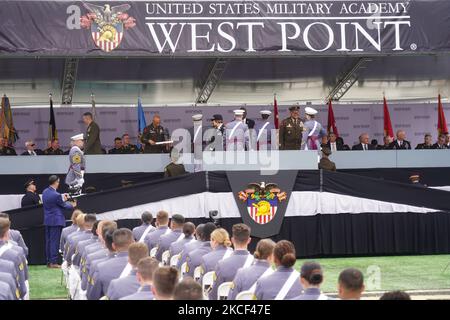 La Classe di 2021 quando arrivano alla cerimonia di laurea di Classe di 2021 dell'Accademia militare americana al Michie Stadium West Point, New York, il 22,2021 maggio. (Foto di Selcuk Acar/NurPhoto) Foto Stock
