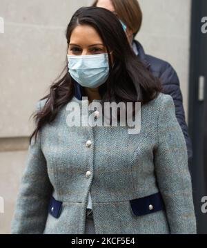 Il segretario di casa Priti Patel parte dopo lo spettacolo di Andrew Marr alla Wogan House, Londra, domenica 23rd maggio 2021. (Foto di Tejas Sandhu/MI News/NurPhoto) Foto Stock