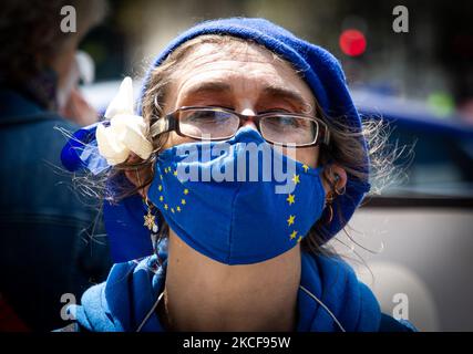 I manifestanti si sono dimostrati contro il governo conservatore e Dominic Cummings in quanto quest'ultimo è apparso in una commissione parlamentare a Londra, in Inghilterra, mercoledì 25th maggio 2021. (Foto di Tejas Sandhu/MI News/NurPhoto) Foto Stock