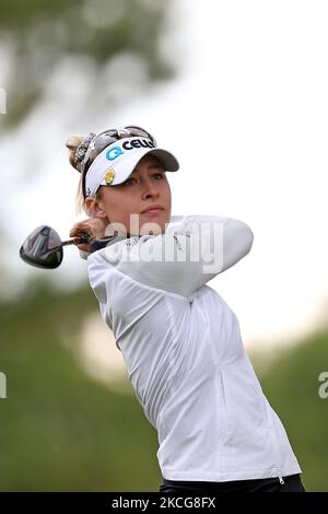 Nelly Korda di Bradenton, Florida, colpisce dal tee 2nd durante il terzo round del Meijer LPGA Classic Golf Tournament al Blythefield Country Club di Belmont, MI, USA Sabato 19 Giugno 2021. (Foto di Amy Lemus/NurPhoto) Foto Stock